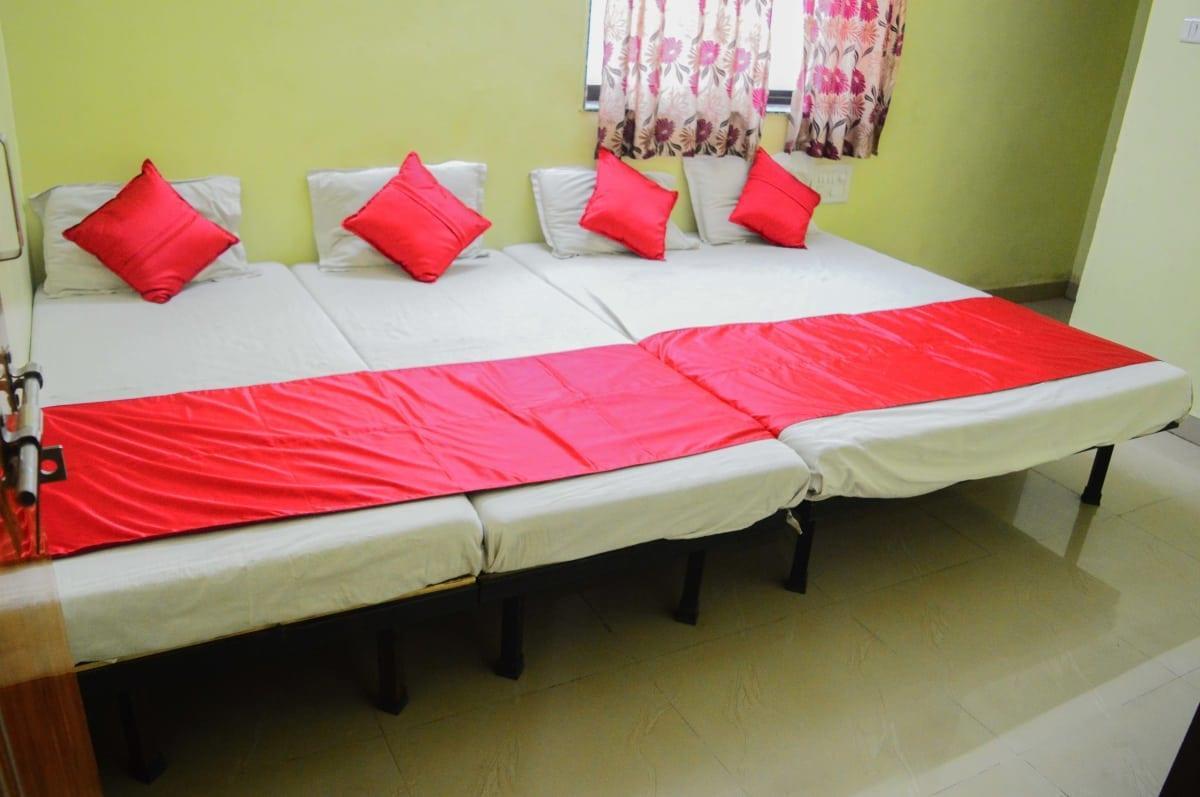Hotel Gourav Palace Shirdi Esterno foto
