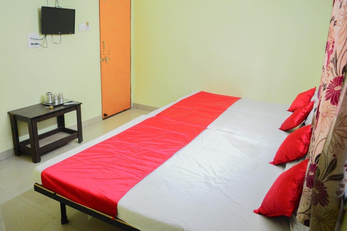 Hotel Gourav Palace Shirdi Esterno foto